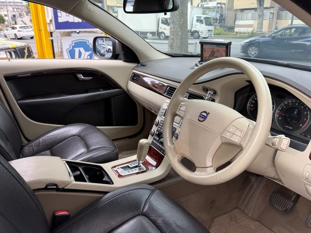 XC70 3.2SE AWD ブラウンレザー バックカメラ ベンチレーション パワーリアゲート キーレス キセノンライト 保証付(25枚目)