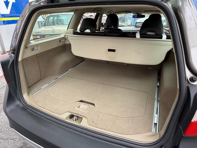 XC70 3.2SE AWD ブラウンレザー バックカメラ ベンチレーション パワーリアゲート キーレス キセノンライト 保証付(37枚目)