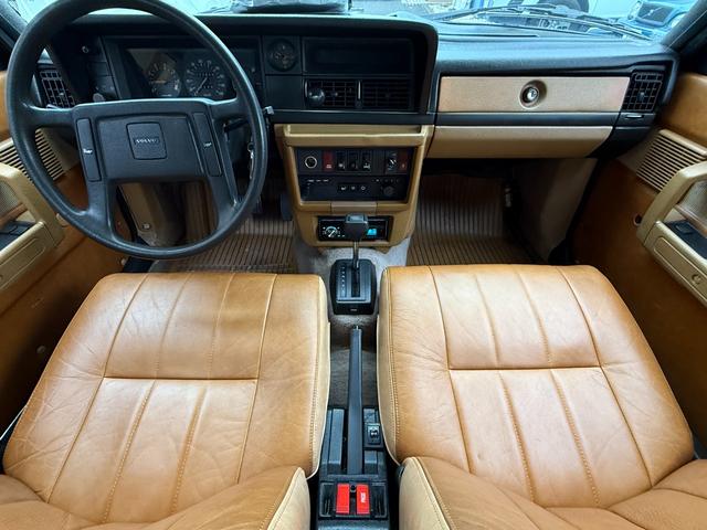 240 左ハンドル DL フルカスタム ブラウンレザー 角目四灯 メッキリング メッキミラー 社外オーディオ バックカメラ ETC パワーウィンドウ シートヒーター 保証付(21枚目)