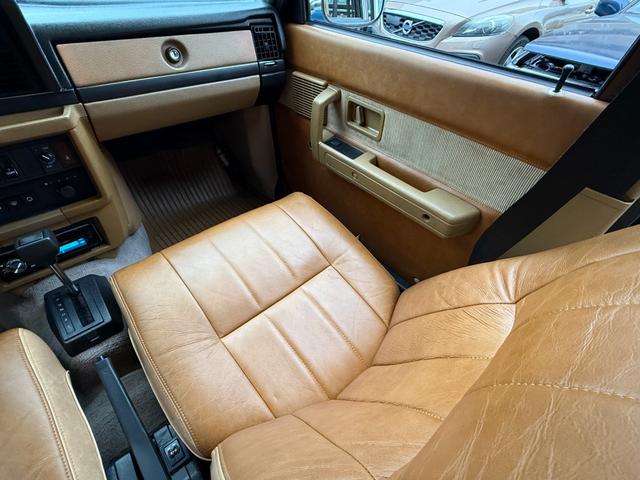 240 左ハンドル DL フルカスタム ブラウンレザー 角目四灯 メッキリング メッキミラー 社外オーディオ バックカメラ ETC パワーウィンドウ シートヒーター 保証付(22枚目)