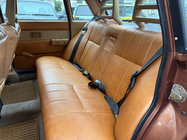 240 左ハンドル DL フルカスタム ブラウンレザー 角目四灯 メッキリング メッキミラー 社外オーディオ バックカメラ ETC パワーウィンドウ シートヒーター 保証付(25枚目)