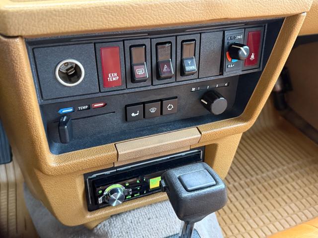 240 左ハンドル DL フルカスタム ブラウンレザー 角目四灯 メッキリング メッキミラー 社外オーディオ バックカメラ ETC パワーウィンドウ シートヒーター 保証付(31枚目)