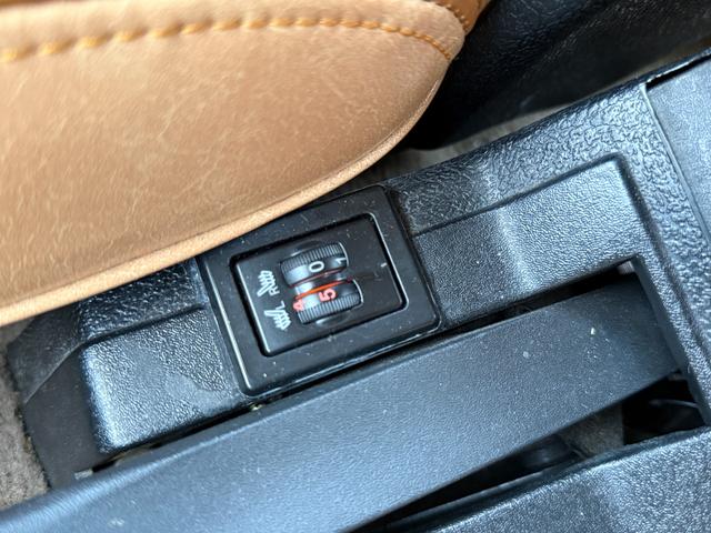 240 左ハンドル DL フルカスタム ブラウンレザー 角目四灯 メッキリング メッキミラー 社外オーディオ バックカメラ ETC パワーウィンドウ シートヒーター 保証付(34枚目)