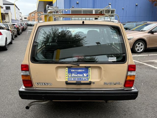 240ワゴン 240GLワゴン 当店買取 グレーインテリア メッキモール コロナホイール 社外CDデッキ ETC 保証付(9枚目)