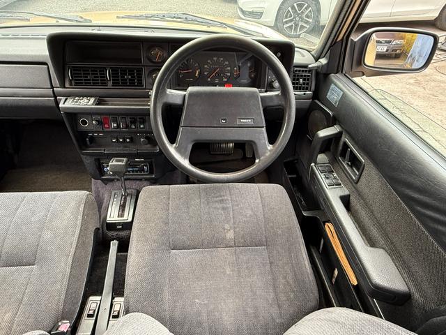 240ワゴン 240GLワゴン 当店買取 グレーインテリア メッキモール コロナホイール 社外CDデッキ ETC 保証付(21枚目)