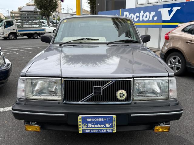 ２４０ワゴン ２４０ＧＬワゴン　当店買取　フォグランプ　メッキモール　ブラック本革シート　社外ＣＤデッキ　シートヒーター　コロナホイール　保証付（2枚目）