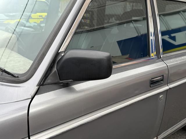 ２４０ワゴン ２４０ＧＬワゴン　当店買取　フォグランプ　メッキモール　ブラック本革シート　社外ＣＤデッキ　シートヒーター　コロナホイール　保証付（15枚目）