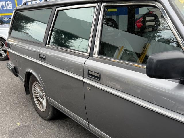 ２４０ワゴン ２４０ＧＬワゴン　当店買取　フォグランプ　メッキモール　ブラック本革シート　社外ＣＤデッキ　シートヒーター　コロナホイール　保証付（16枚目）