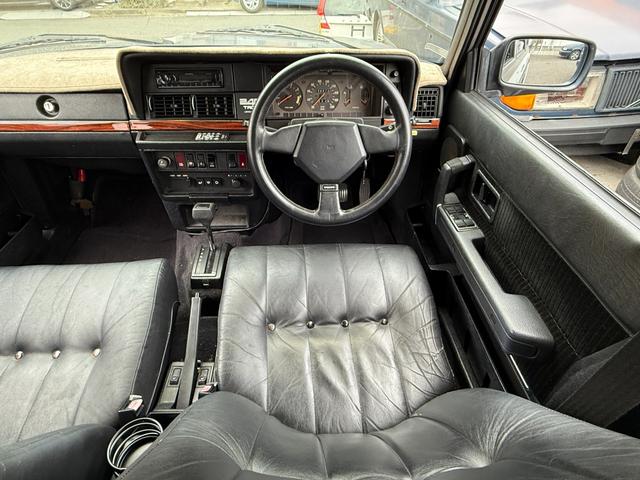 ２４０ワゴン ２４０ＧＬワゴン　当店買取　フォグランプ　メッキモール　ブラック本革シート　社外ＣＤデッキ　シートヒーター　コロナホイール　保証付（21枚目）