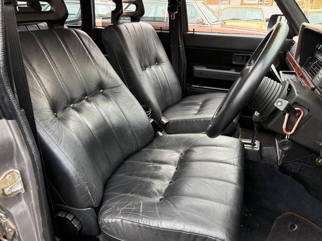 ２４０ワゴン ２４０ＧＬワゴン　当店買取　フォグランプ　メッキモール　ブラック本革シート　社外ＣＤデッキ　シートヒーター　コロナホイール　保証付（24枚目）