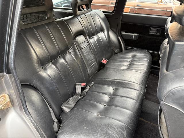 ２４０ワゴン ２４０ＧＬワゴン　当店買取　フォグランプ　メッキモール　ブラック本革シート　社外ＣＤデッキ　シートヒーター　コロナホイール　保証付（25枚目）