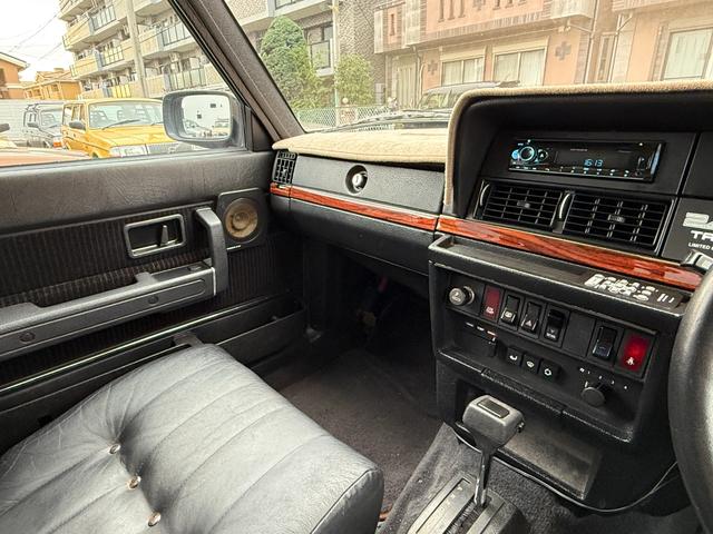 ２４０ワゴン ２４０ＧＬワゴン　当店買取　フォグランプ　メッキモール　ブラック本革シート　社外ＣＤデッキ　シートヒーター　コロナホイール　保証付（36枚目）