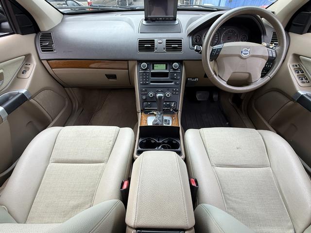 ご納車１年を経過する時に当店独自の点検メニュー「Ｖドック」を無料にてお受けいただけます。法定１２カ月点検の点検項目プラス車種ごとのウィークポイントを抑えた点検項目を以って愛車の健康をサポートします。