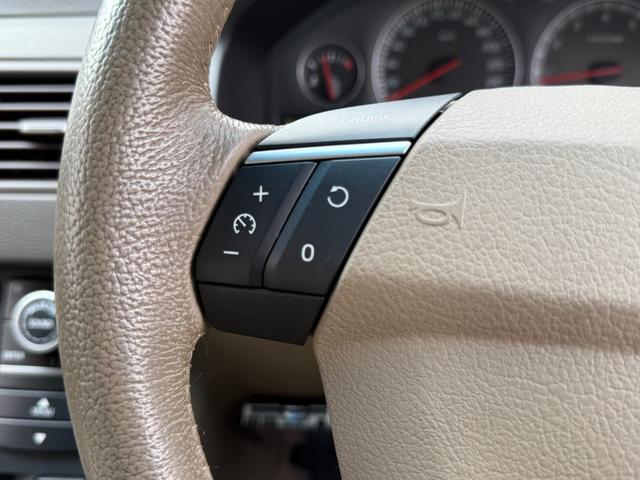 ボルボに精通した整備士があなたの愛車の整備を行います。整備内容については担当整備士と直接お話ししていただけますので、お気軽にご相談下さい。