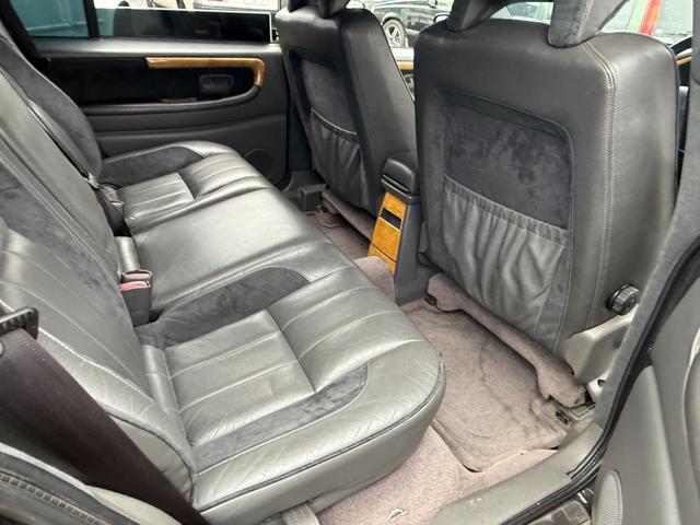 V90 クラシック 当店買取 最終型 アルカンタラシート ナビ バックカメラ ドラレコ 7人乗 電動SR パワーシート シートヒーター 保証付(30枚目)