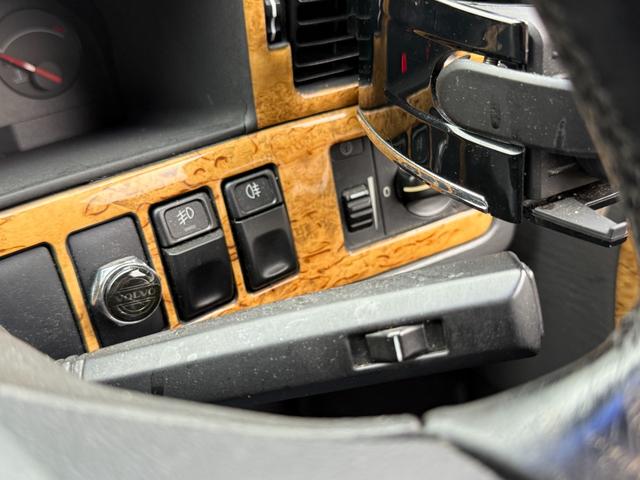 V90 クラシック 当店買取 最終型 アルカンタラシート ナビ バックカメラ ドラレコ 7人乗 電動SR パワーシート シートヒーター 保証付(36枚目)