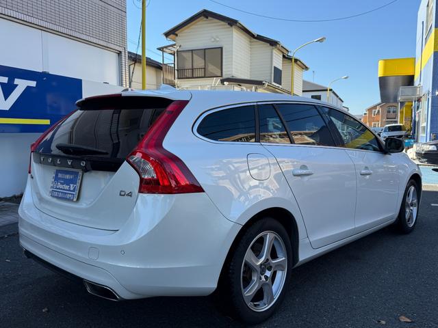 Ｖ６０ Ｄ４　ＳＥ　ナビ　ＡＣＣ　バックカメラ　ドラレコ　ベージュレザー　保証付（8枚目）