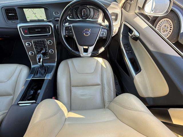 Ｖ６０ Ｄ４　ＳＥ　ナビ　ＡＣＣ　バックカメラ　ドラレコ　ベージュレザー　保証付（20枚目）