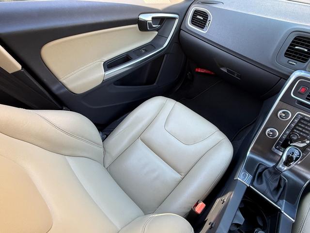 Ｖ６０ Ｄ４　ＳＥ　ナビ　ＡＣＣ　バックカメラ　ドラレコ　ベージュレザー　保証付（22枚目）