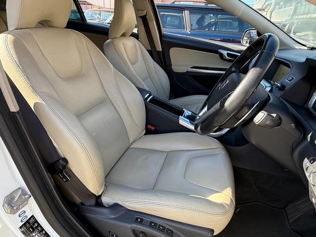 Ｖ６０ Ｄ４　ＳＥ　ナビ　ＡＣＣ　バックカメラ　ドラレコ　ベージュレザー　保証付（23枚目）