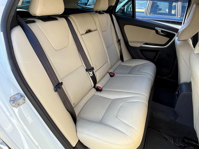 Ｖ６０ Ｄ４　ＳＥ　ナビ　ＡＣＣ　バックカメラ　ドラレコ　ベージュレザー　保証付（24枚目）