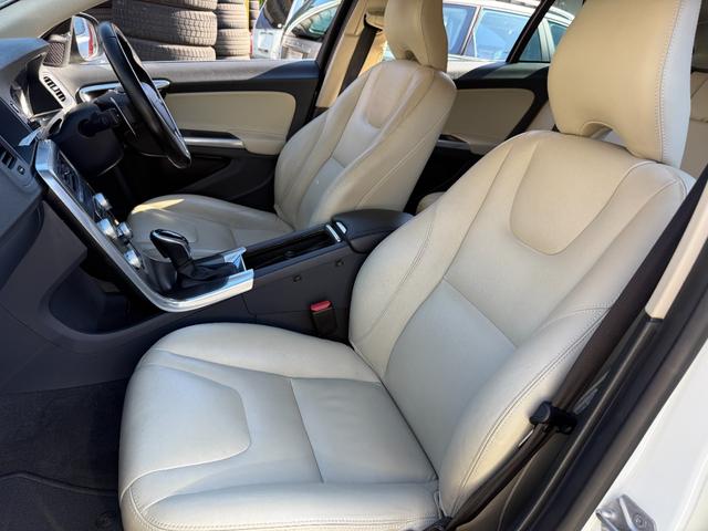 Ｖ６０ Ｄ４　ＳＥ　ナビ　ＡＣＣ　バックカメラ　ドラレコ　ベージュレザー　保証付（25枚目）