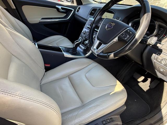 Ｖ６０ Ｄ４　ＳＥ　ナビ　ＡＣＣ　バックカメラ　ドラレコ　ベージュレザー　保証付（27枚目）