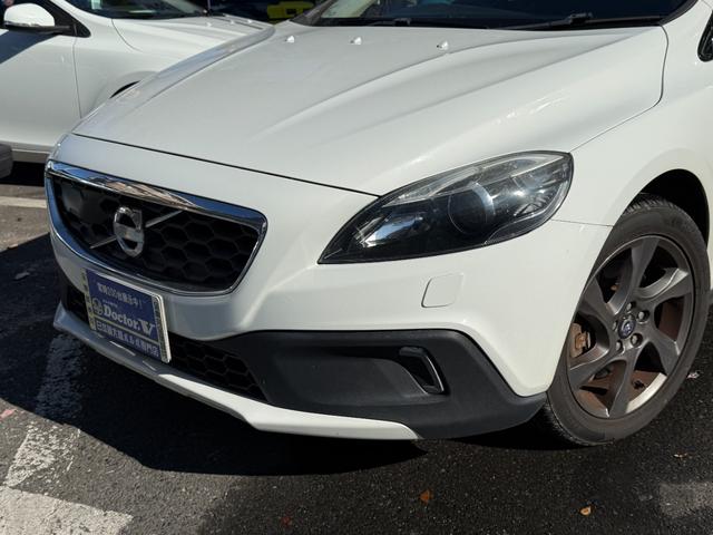 Ｖ４０ クロスカントリー　Ｔ５　ＡＷＤ　ＡＣＣ　ナビ　Ｂカメラ　フルセグＴＶ　ドラレコ　保証付（11枚目）