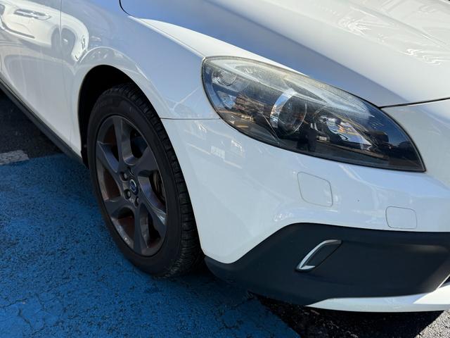 Ｖ４０ クロスカントリー　Ｔ５　ＡＷＤ　ＡＣＣ　ナビ　Ｂカメラ　フルセグＴＶ　ドラレコ　保証付（13枚目）