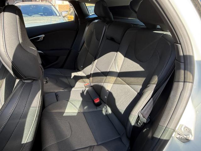 Ｖ４０ クロスカントリー　Ｔ５　ＡＷＤ　ＡＣＣ　ナビ　Ｂカメラ　フルセグＴＶ　ドラレコ　保証付（25枚目）