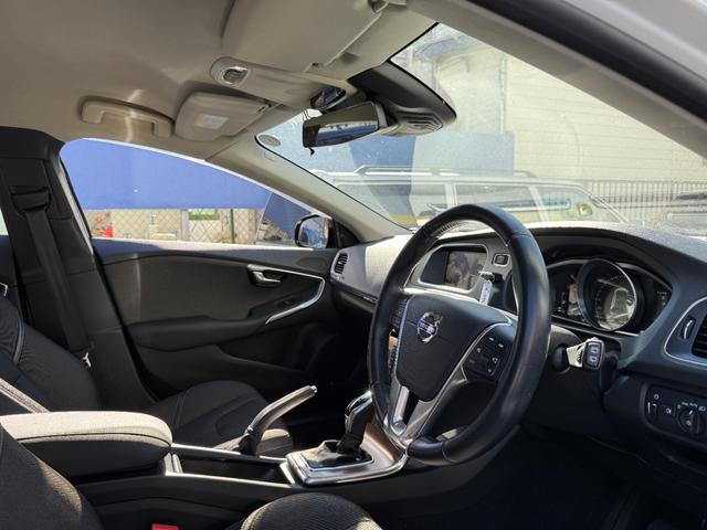 Ｖ４０ クロスカントリー　Ｔ５　ＡＷＤ　ＡＣＣ　ナビ　Ｂカメラ　フルセグＴＶ　ドラレコ　保証付（27枚目）