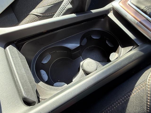 Ｖ４０ クロスカントリー　Ｔ５　ＡＷＤ　ＡＣＣ　ナビ　Ｂカメラ　フルセグＴＶ　ドラレコ　保証付（34枚目）