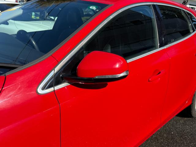 ドクターＶはボルボ専門店です。これまで数多のボルボを整備してきました。その数年間１０００台以上。この経験に裏打ちされた診断と予防的整備の実施で、お客様に安心のボルボライフをご提供し続けております。