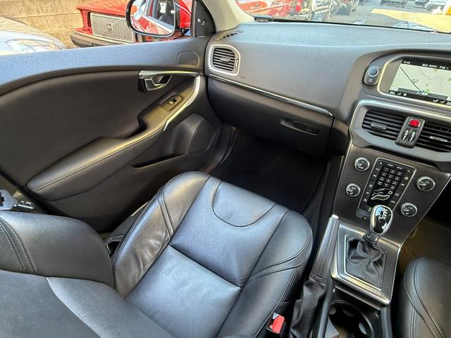 車輌販売、車検、点検、整備、鈑金、カスタマイズ、パーツ販売、任意保険など、ボルボに関することならすべてお任せください！