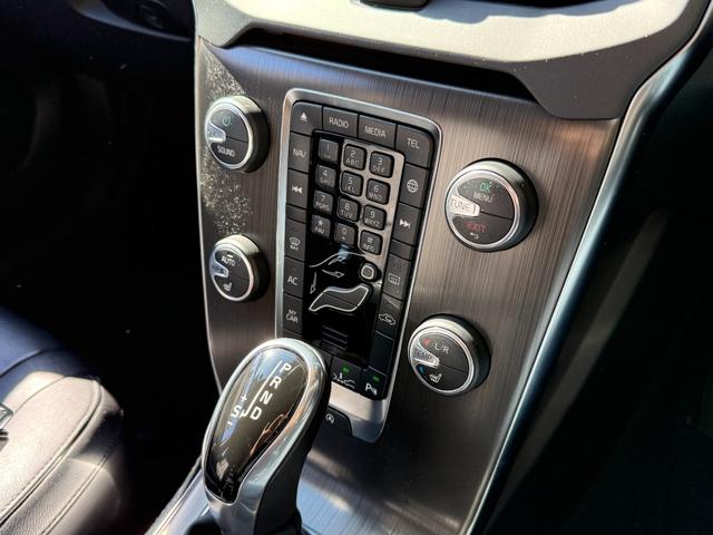 ボルボ専門の自社整備工場（関東運輸局長認証済）にて整備点検修理作業を行っております。