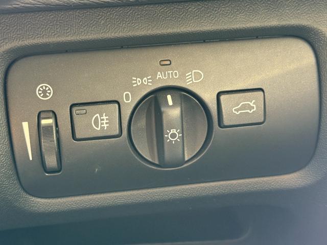 ボルボは耐久性に優れ、１０万ｋｍを超えてなお元気に走っている車が多いことをご存知ですか？丈夫な車、修理しやすい車であることが欧州での車選びの基準です。ボルボならそうしたニーズに応えてくれます。