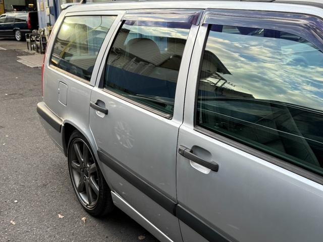 ８５０エステート ８５０クラシック２．５　２０Ｖエステート　Ｒ専用フロントバンパー　ブラック本革シート　電動サンルーフ　保証付（16枚目）