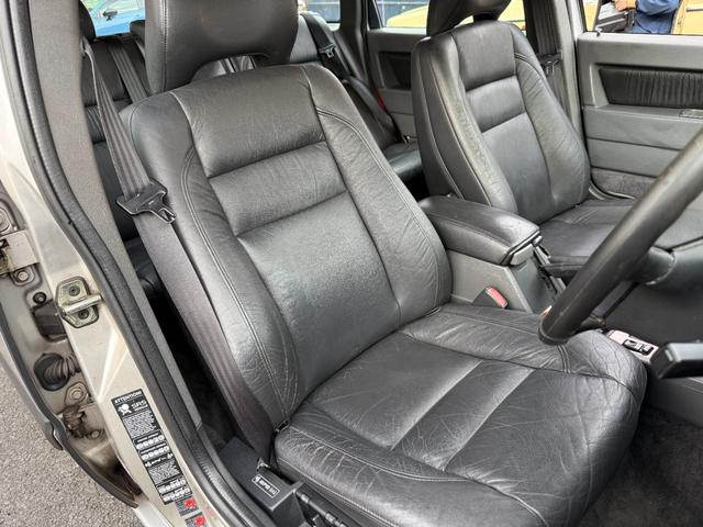 ８５０エステート ８５０クラシック２．５　２０Ｖエステート　Ｒ専用フロントバンパー　ブラック本革シート　電動サンルーフ　保証付（21枚目）