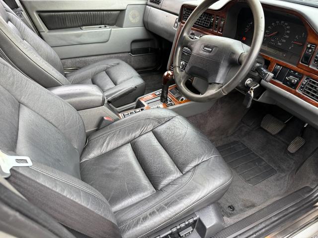 ８５０エステート ８５０クラシック２．５　２０Ｖエステート　Ｒ専用フロントバンパー　ブラック本革シート　電動サンルーフ　保証付（25枚目）