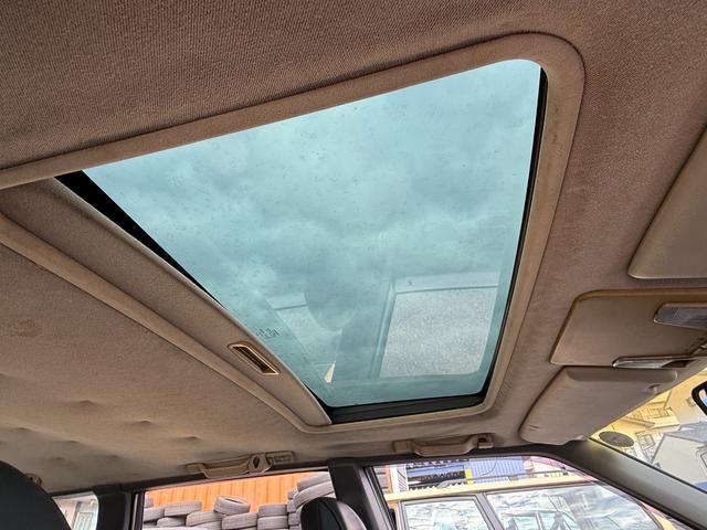 ８５０エステート ８５０クラシック２．５　２０Ｖエステート　Ｒ専用フロントバンパー　ブラック本革シート　電動サンルーフ　保証付（36枚目）