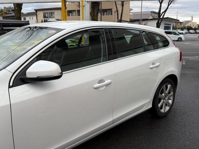 V60 D4 SE ブラックレザー ACC ナビ Bカメラ 保証付(15枚目)