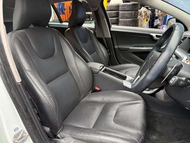 V60 D4 SE ブラックレザー ACC ナビ Bカメラ 保証付(22枚目)
