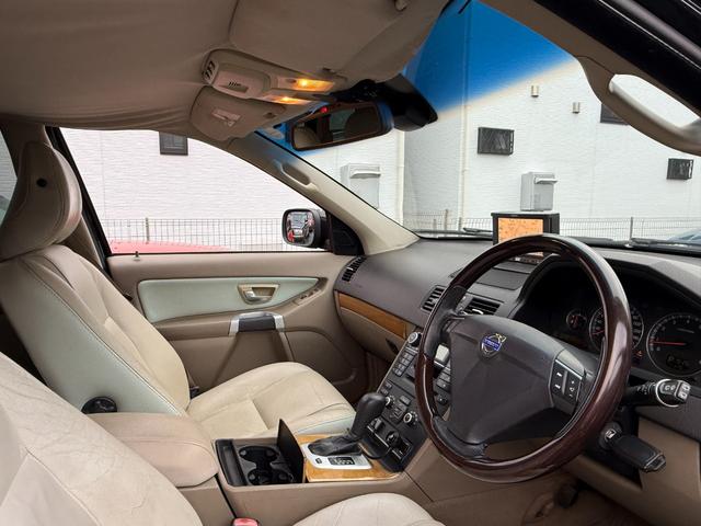 XC90 3.2 当店買取 ベージュレザー 7人乗 純正ホイール 保証付(25枚目)