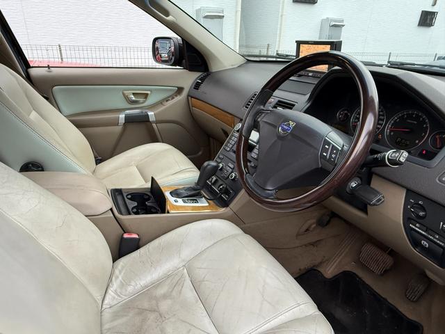 XC90 3.2 当店買取 ベージュレザー 7人乗 純正ホイール 保証付(28枚目)