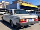 VOLVO 240