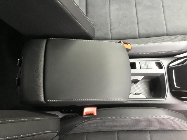 Ｔ－ロック ＴＳＩ　ブラックスタイル　キングズレッドメタリック　正規ディーラー認定中古車　ＥＴＣ　デジタルメーター　ＤｉｓｃｏｖｅｒＰｒｏ　パワーテールゲート（20枚目）