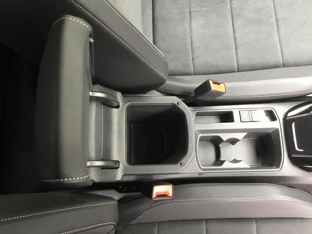 Ｔ－ロック ＴＳＩ　ブラックスタイル　キングズレッドメタリック　正規ディーラー認定中古車　ＥＴＣ　デジタルメーター　ＤｉｓｃｏｖｅｒＰｒｏ　パワーテールゲート（21枚目）