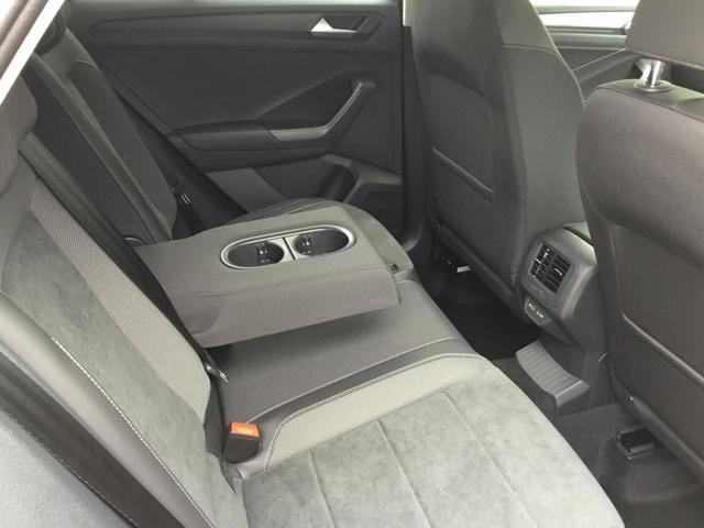 T-ロック TDI 4モーション スタイル ディープブラックパールエフェクト 正規ディーラー認定中古車 DiscoverPro パワーテールゲート ACC デジタルメーター(5枚目)