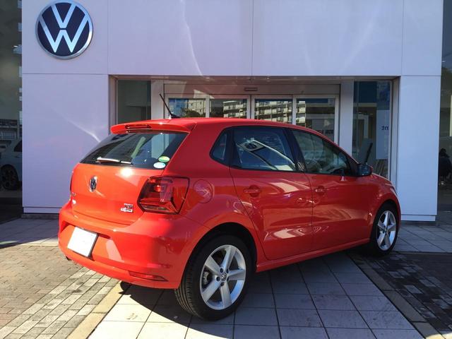 ポロ TSIハイライン マイスター フラッシュレッド 正規ディーラー認定中古車(10枚目)