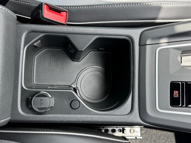 ゴルフヴァリアント eTSI Rライン VW純正ナビ バックカメラ USB接続 Bluetooth接続 スマートフォンワイヤレスチャージャー 後方死角検知機能 TFTデジタルメーター 電動リアゲート Rライン専用インテリア/エクステリア(15枚目)